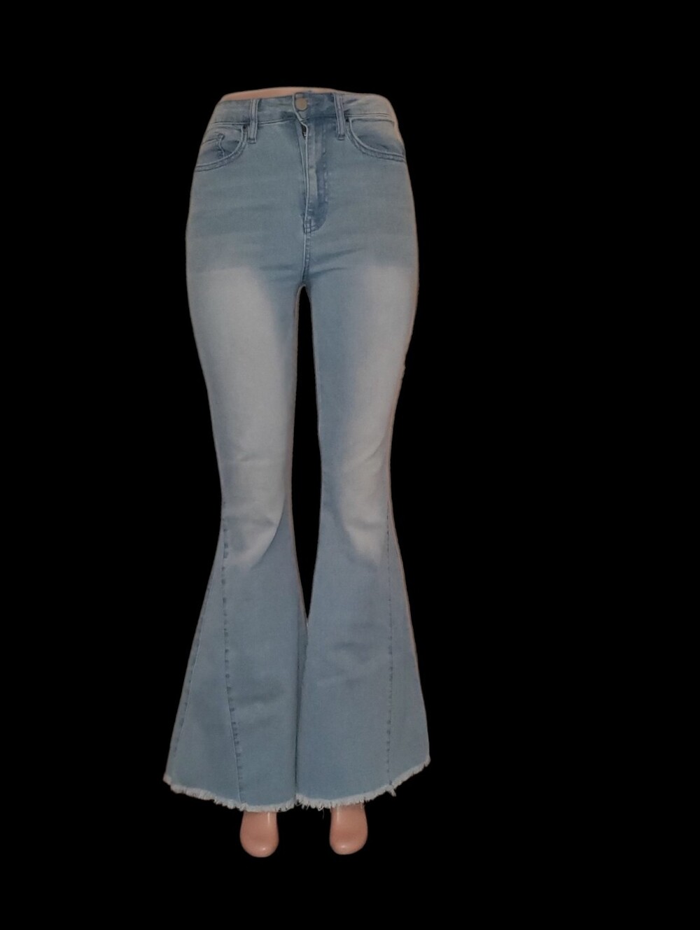 YMI- Gigi Fit- Junior/Teen Jeans. Size 7/28.